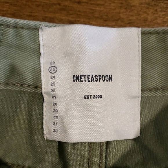 One Teaspoon Women's Green Distressed Denim Shorts 23 - Picture 3 of 9